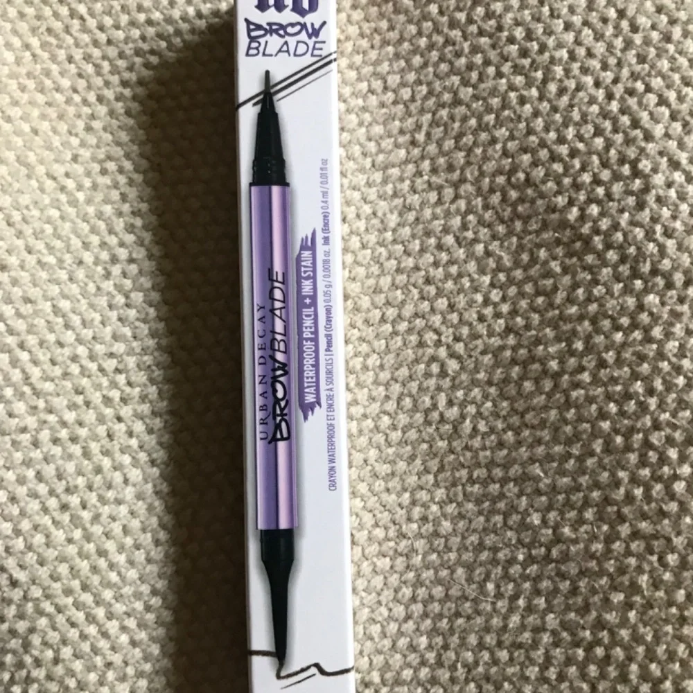 NIB Urban Decay Brow Blade Cafe Kitty warm med brown waterproof pencil ink stain